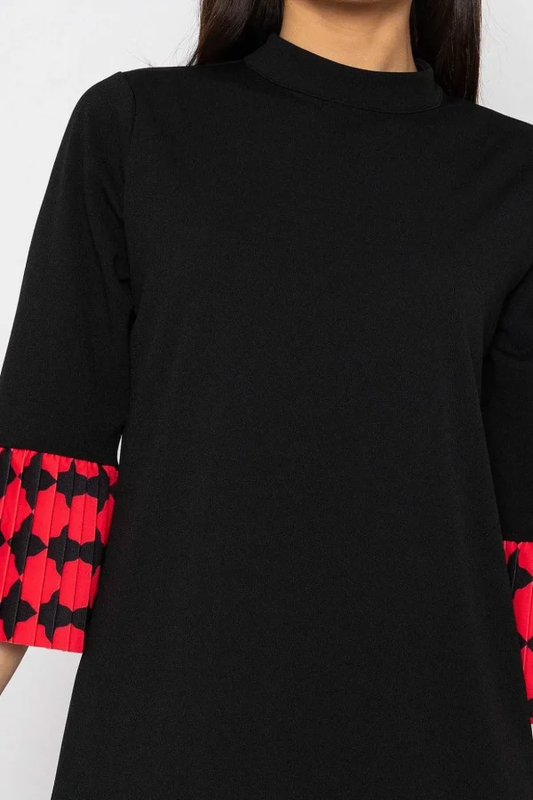 Aine Mini Dress In Black And Red