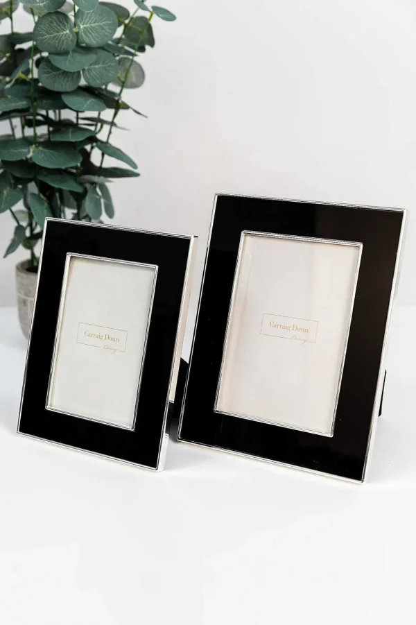 Black & Silver Photo Frame In 4X6\\