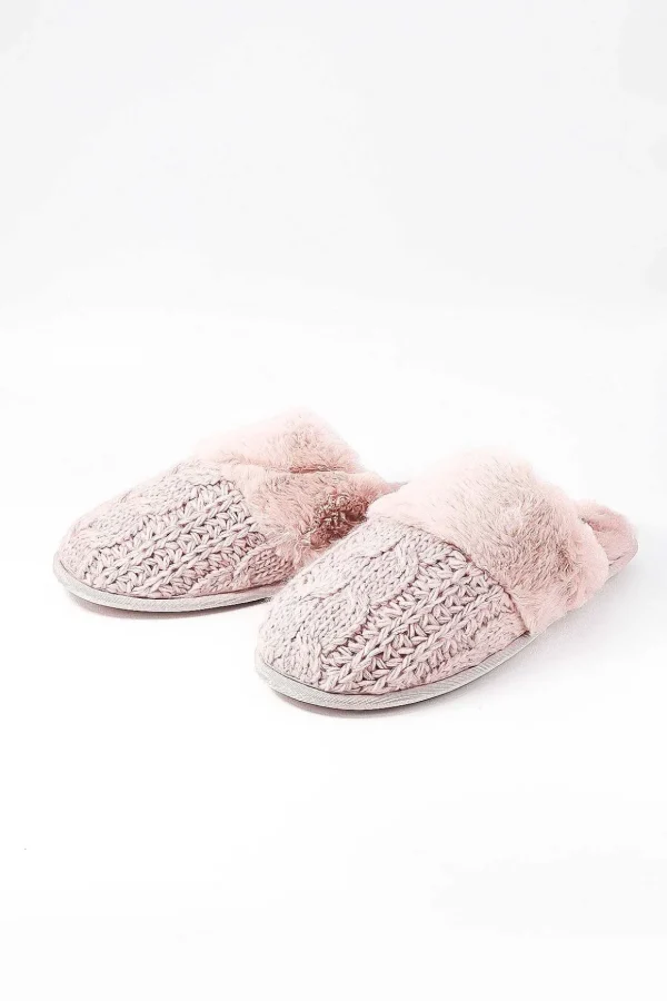 Cable Knit Slippers In Pink
