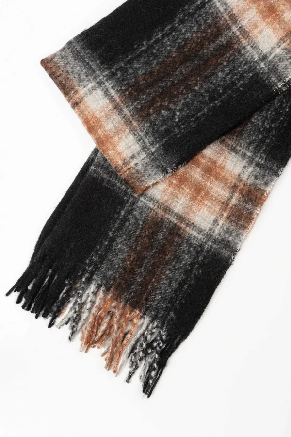 Check Scarf In Black