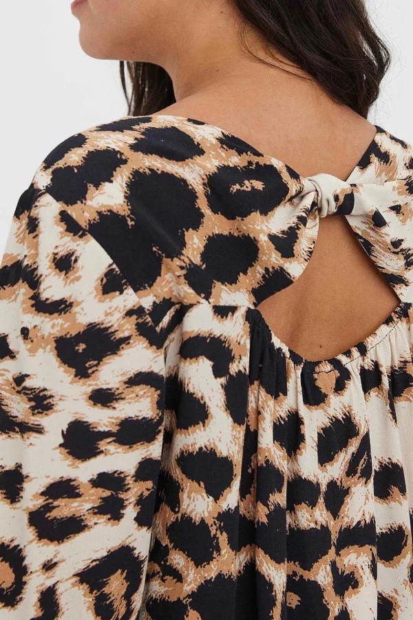 Curve - Ulina V-Neck Blouse In Animal Print