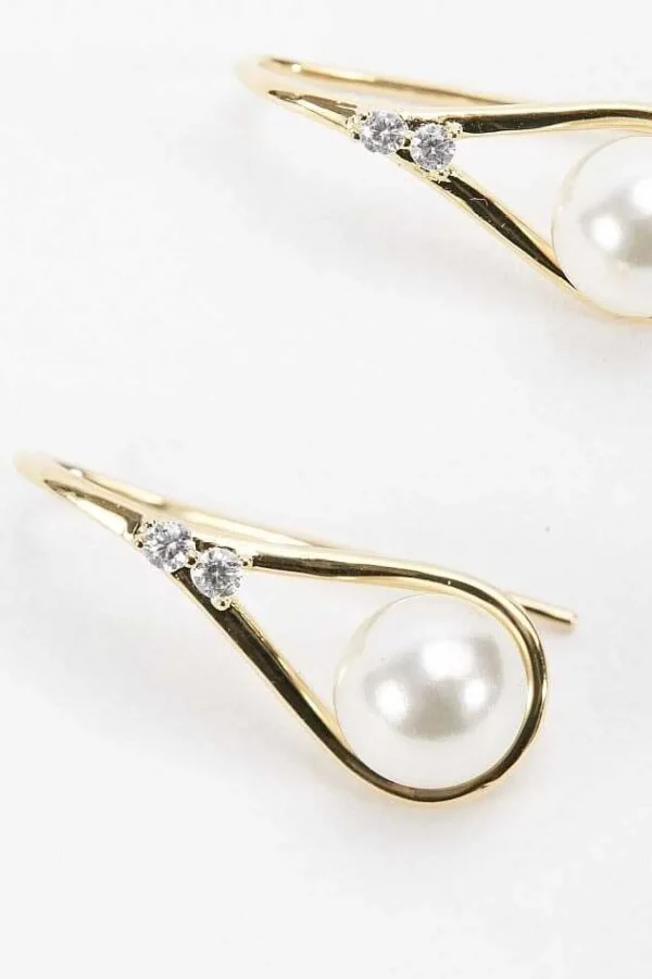 Drop Pearl Earrings