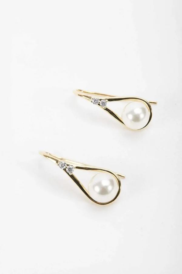Drop Pearl Earrings