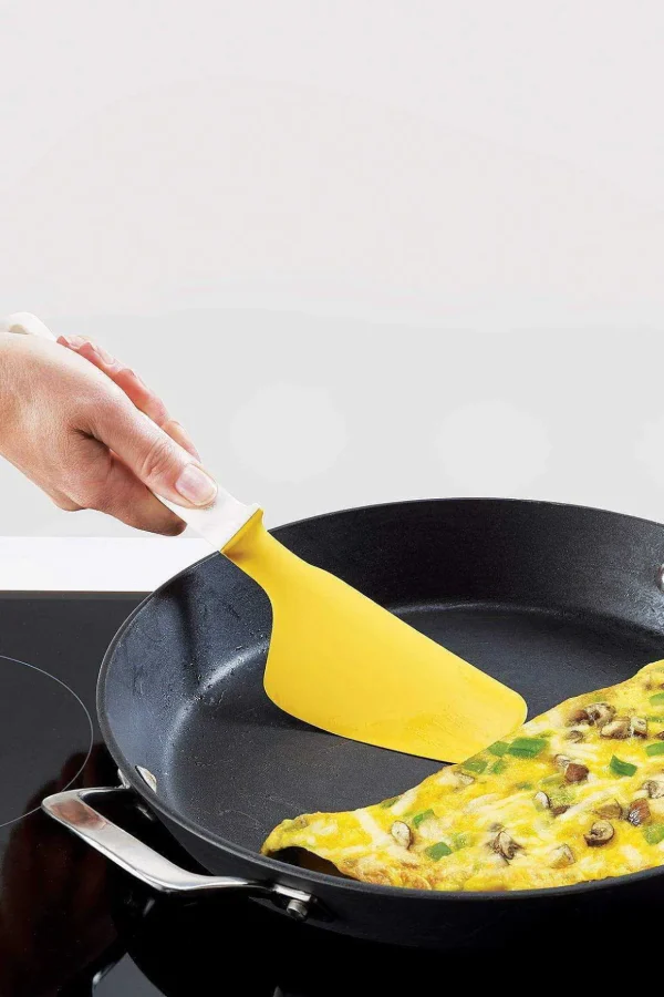 Elevate Egg Spatula