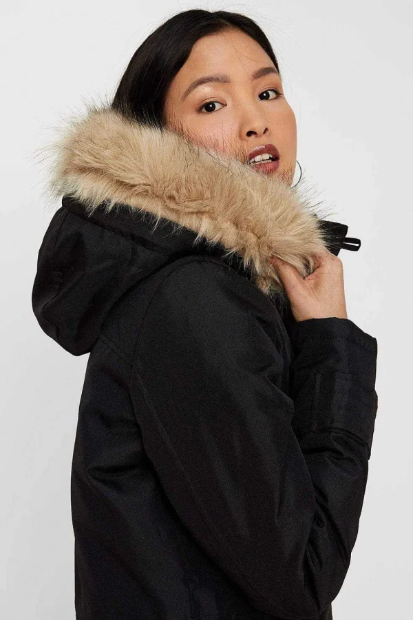 Excursion Parka In Black
