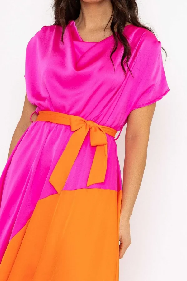 Gigi Midi Dress In Pink