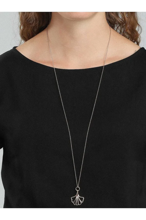Leaf Necklace In Rose Gold