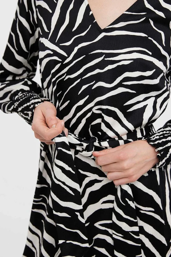 Liva Dress In Animal Print