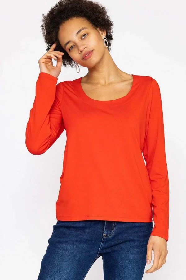 Scoop Neck Tee In Red