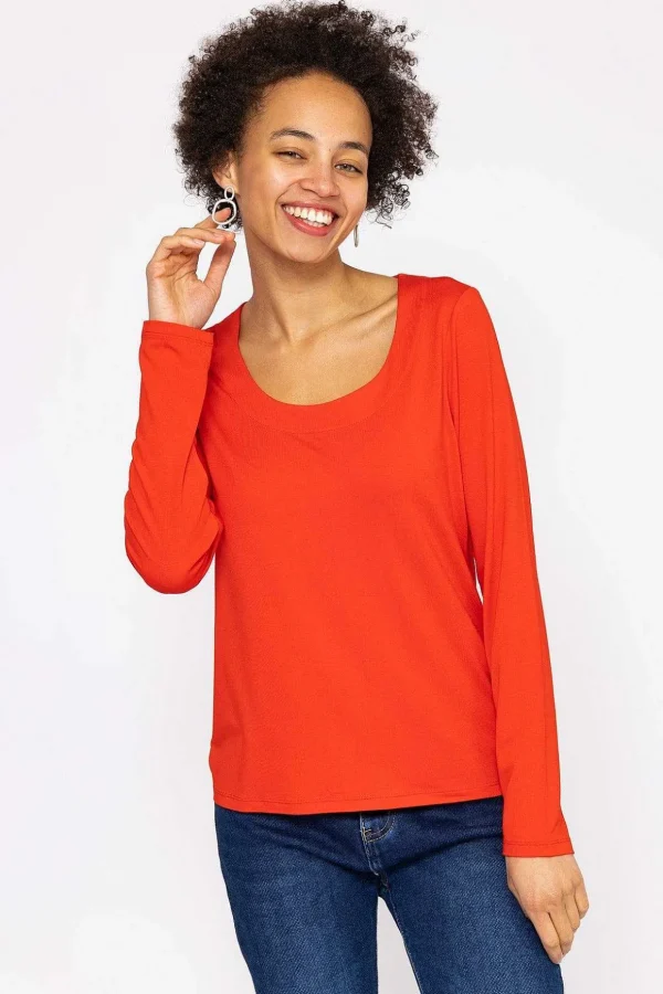 Scoop Neck Tee In Red
