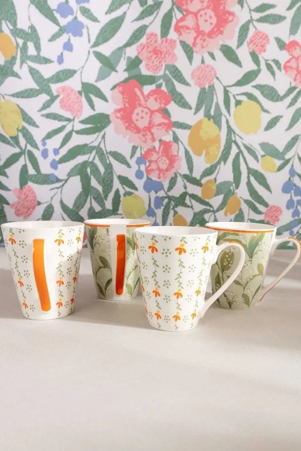 Set Of 4 Country Chic Mugs