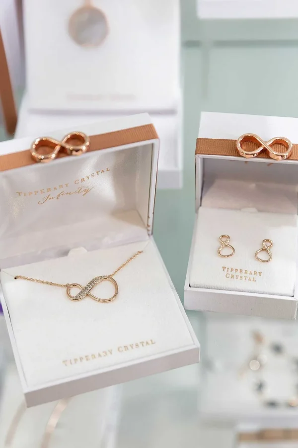 8 Shape Rose Gold Infinity Stud Earrings