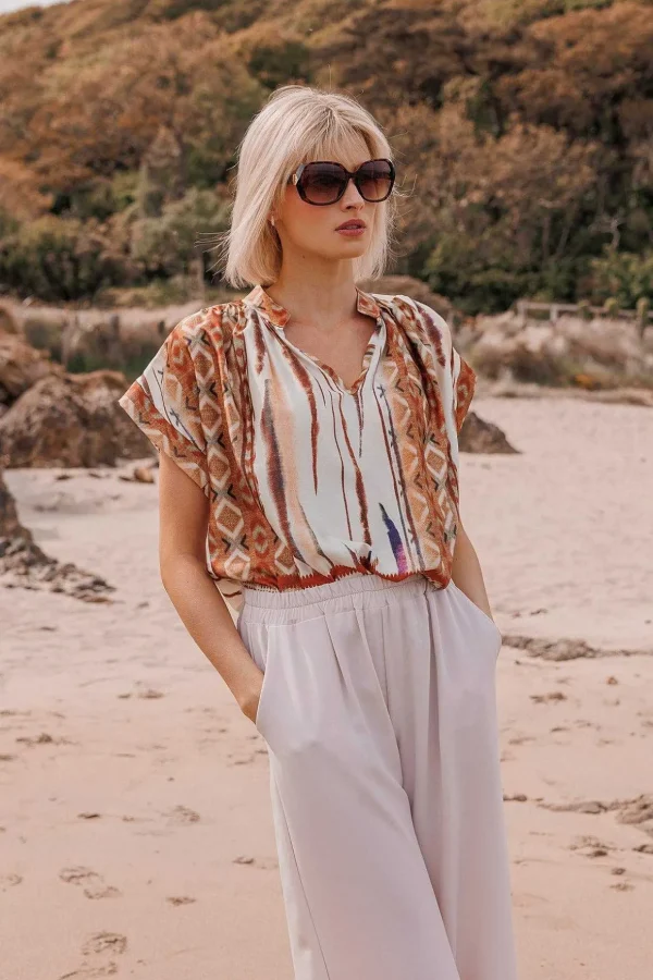 Short Sleeve Lola Top In Brown Print