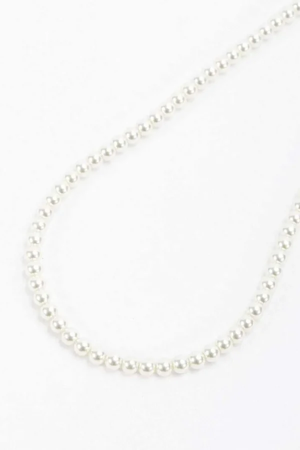 Silver Clasp Pearl Necklace