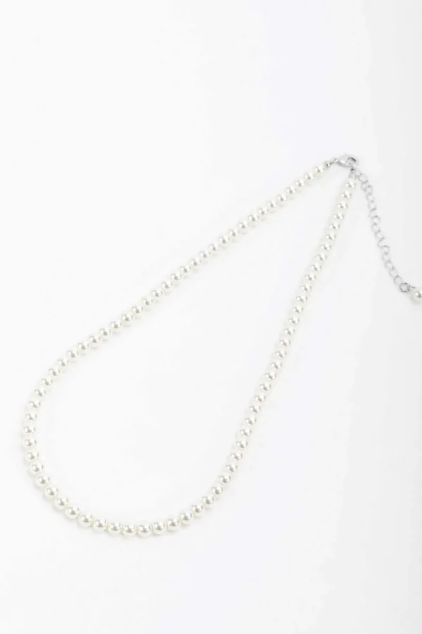 Silver Clasp Pearl Necklace