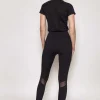 Sports Leggings With Deep Side Pockets In Black