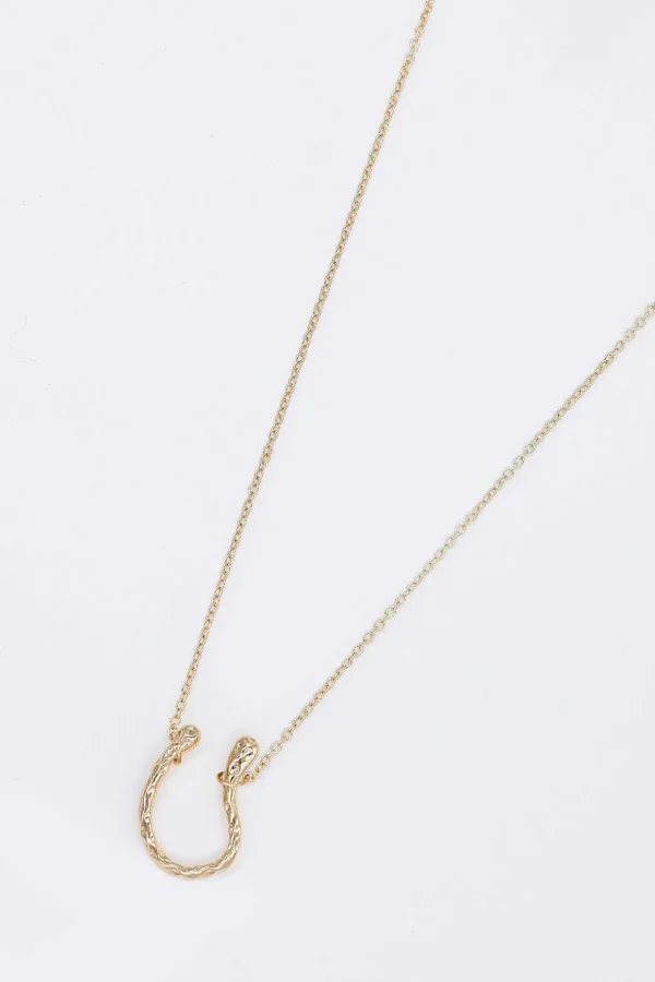 U Pendant Necklace In Gold