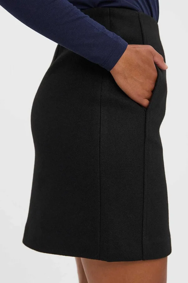 Vero Moda Short Skirt In Black