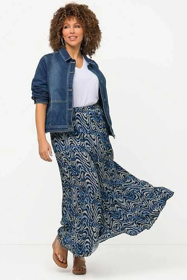 Wave Print Long Skirt In Navy