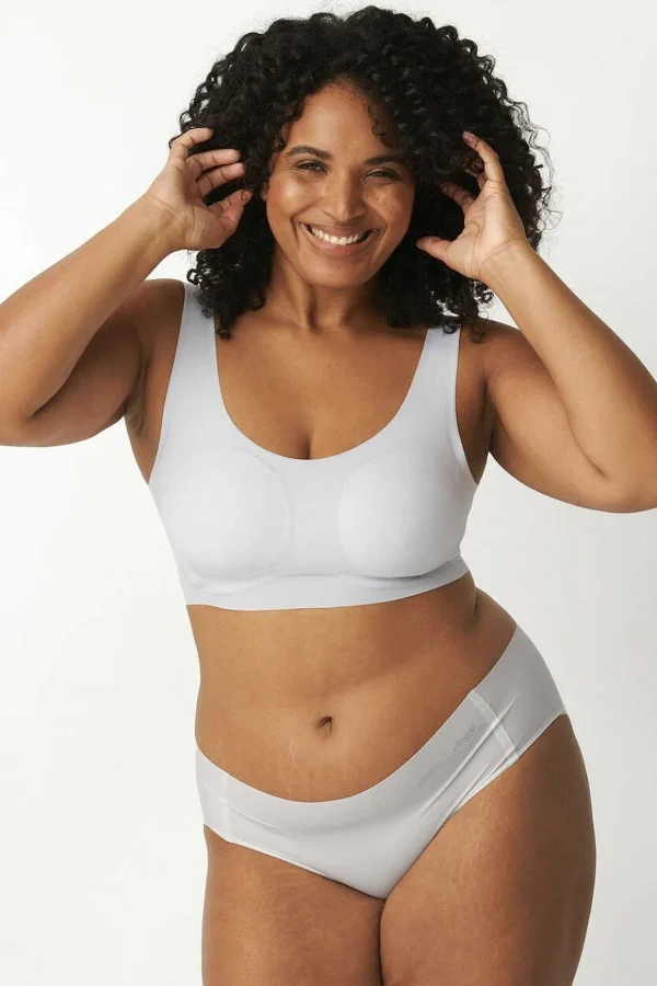 Zero Feel Top In White